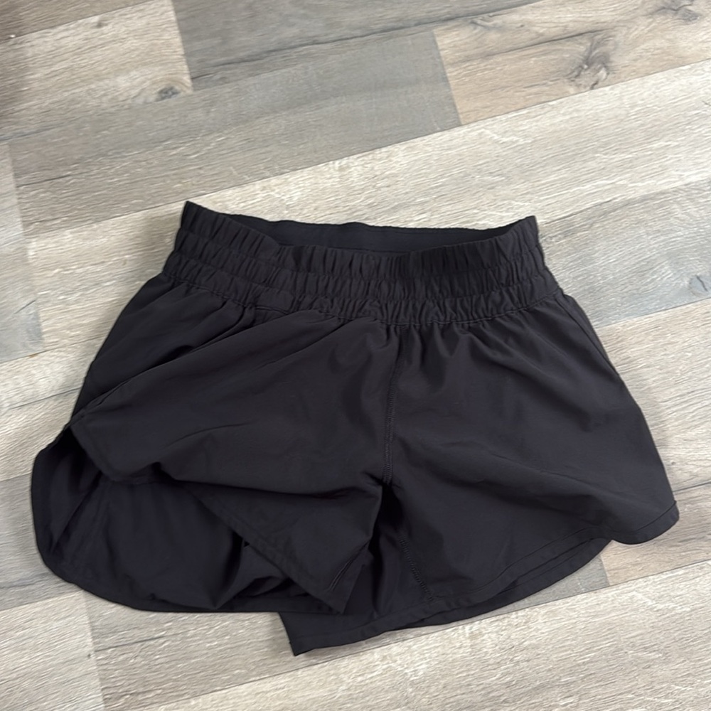 Mid low rise black tracker short 4 inch